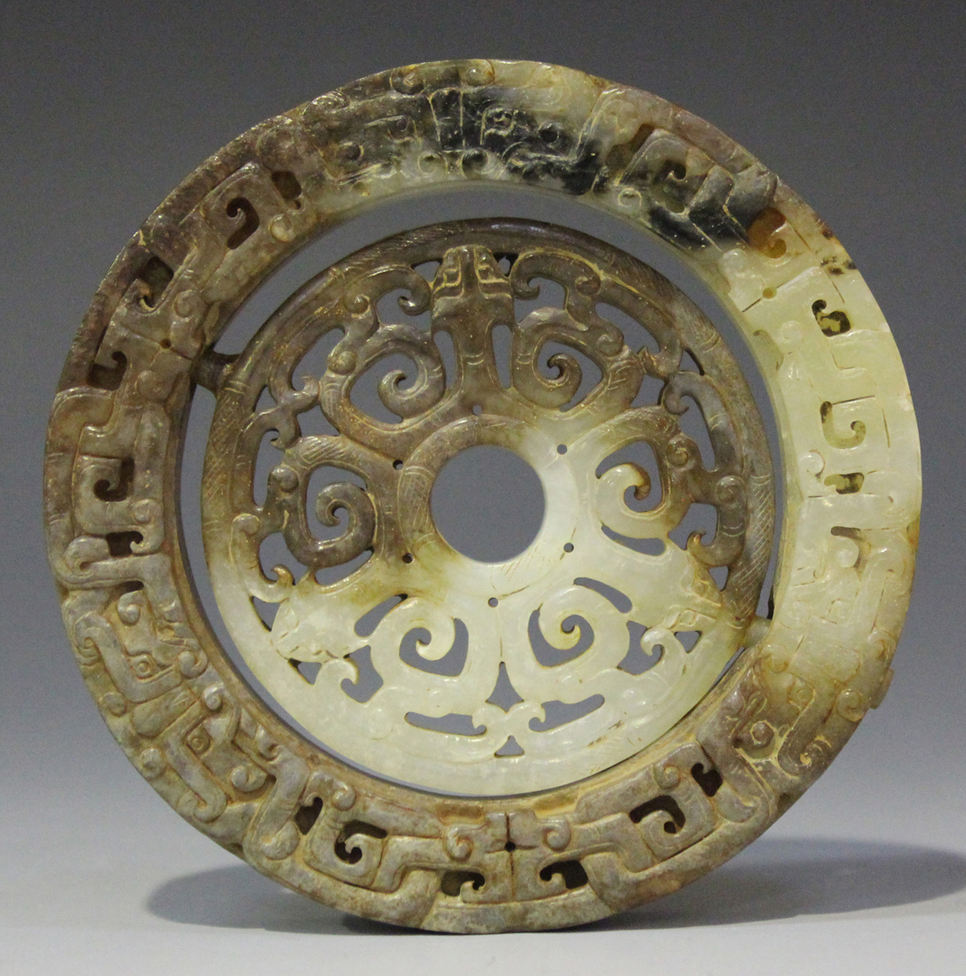 A Chinese archaistic jade two-section bi (disc), probably 20th century, the outer ring carved in - Image 8 of 9