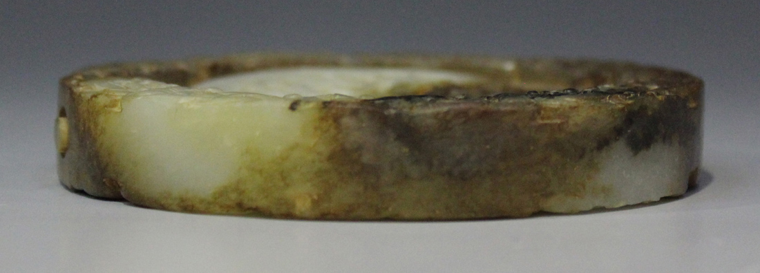 A Chinese archaistic jade two-section bi (disc), probably 20th century, the outer ring carved in - Image 6 of 9
