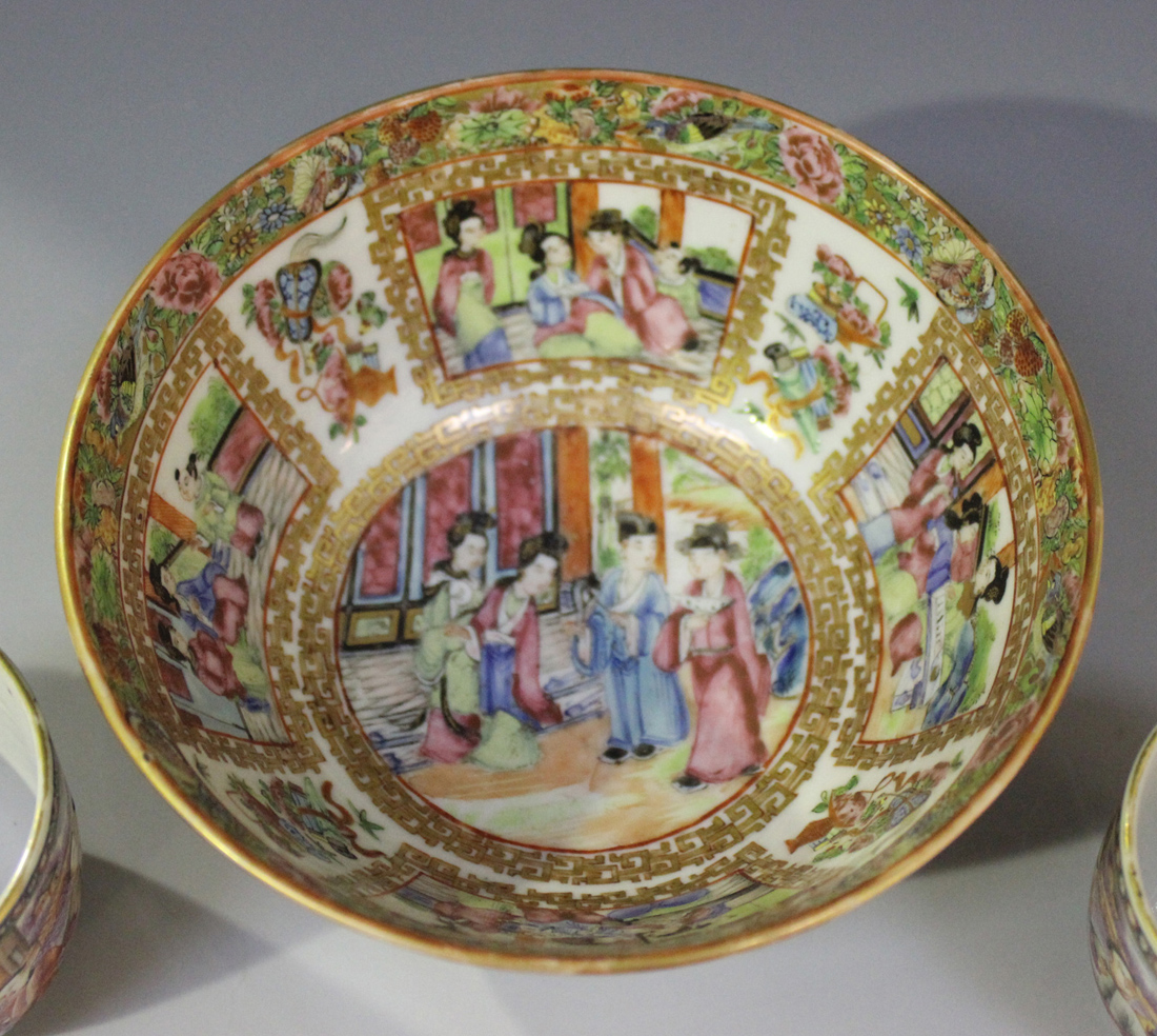 A Chinese Canton famille rose porcelain bowl, mid-19th century, the interior painted with figural - Image 2 of 3