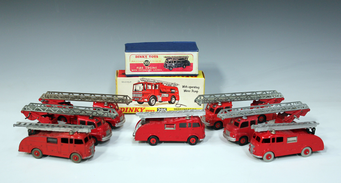 A Dinky Toys No. 285 Merryweather Marquis fire tender, boxed with instructions (box creased),