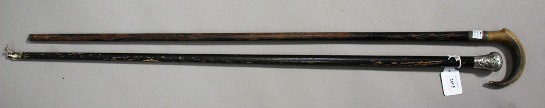An early 20th century silver handled walking stick, London 1917, length 89cm, together with a horn - Image 2 of 2