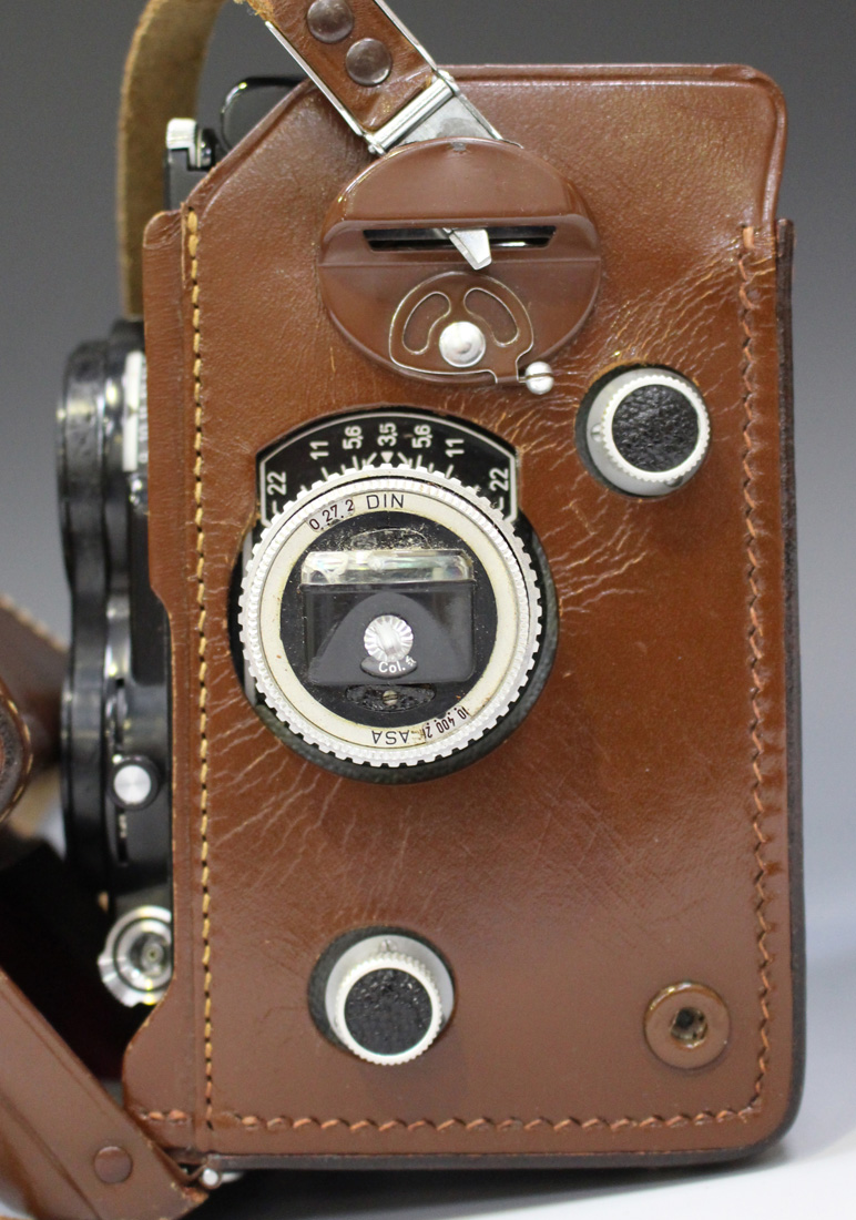 A Franke & Heidecke Rolleiflex twin lens reflex camera, No. 'T2148756' with Tessar 1:3.5 f=75mm - Image 4 of 6
