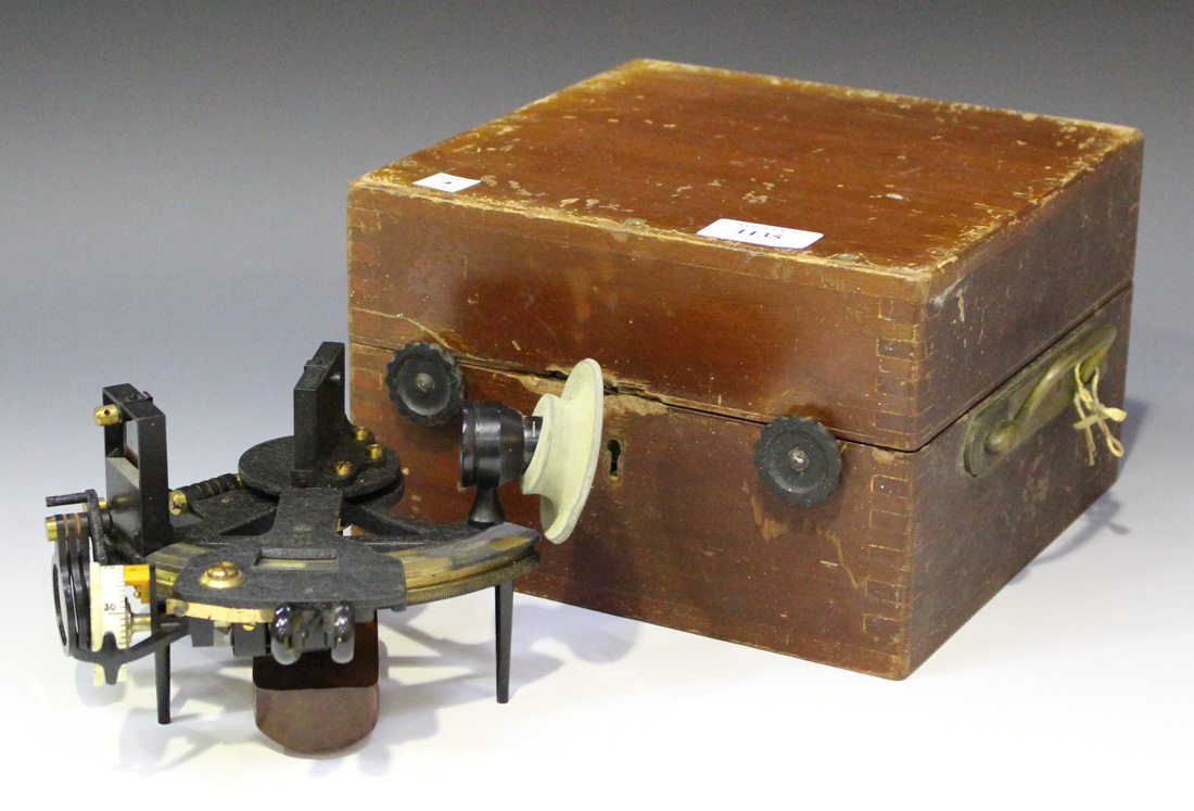 An Air Ministry sextant by H. Hughes & Son Ltd, circa 1943, detailed 'AM' and 'Ref No. 6B/177',