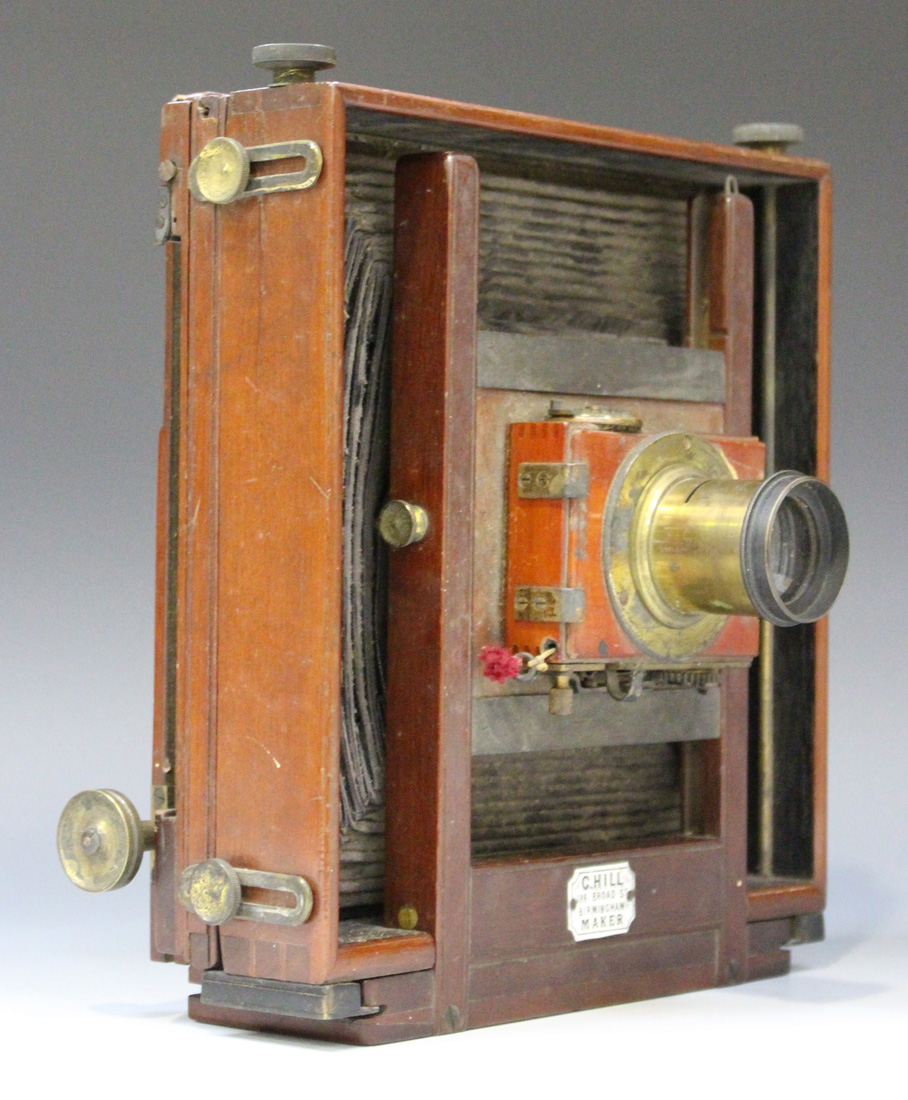 A late 19th century mahogany and lacquered brass folding plate field camera with black leather - Image 3 of 6