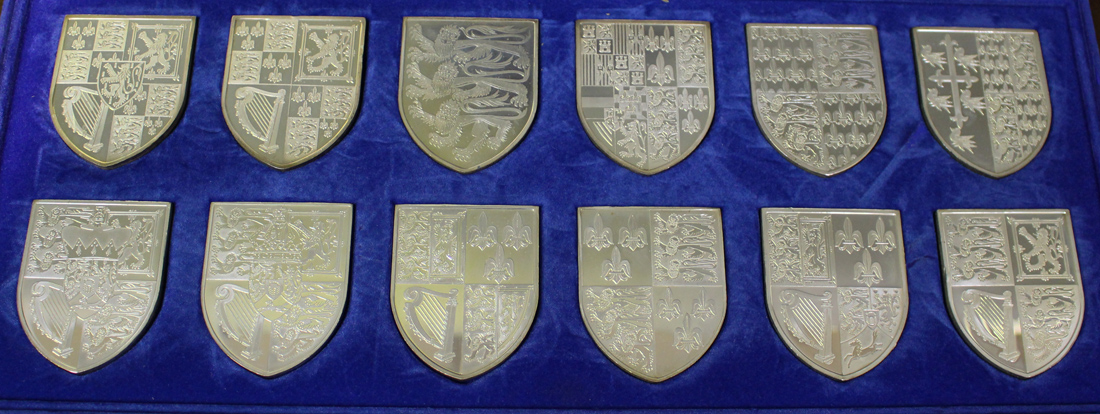 A set of twelve silver 'The Royal Arms' shield shaped ingots, commemorating Queen Elizabeth II - Image 2 of 2