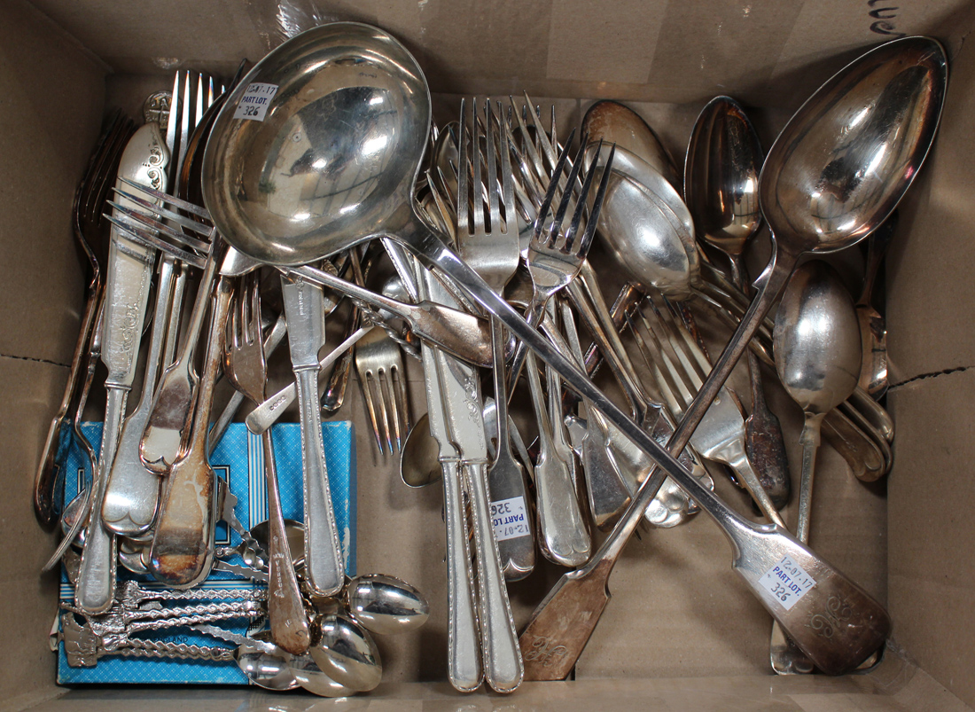 A George V plated part canteen of cutlery, comprising eight table knives and forks, four - Image 3 of 3