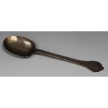 A late 17th century silver trefid spoon, the bowl back with rat tail, the terminal back engraved
