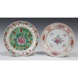 A Chinese Thai market pre-Bencharong famille rose export porcelain plate, Qing dynasty, enamelled