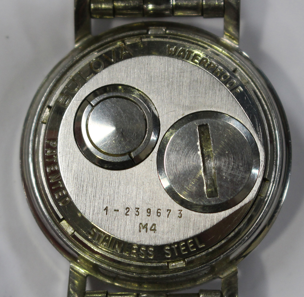 A Bulova Accutron steel circular cased gentleman's wristwatch, the signed circular silvered dial - Image 2 of 4