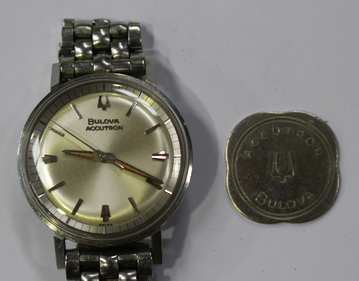 A Bulova Accutron steel circular cased gentleman's wristwatch, the signed circular silvered dial - Image 3 of 4