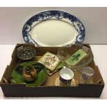 A box of assorted china & glassware to include: a large blue & white meat platter, jelly mould &