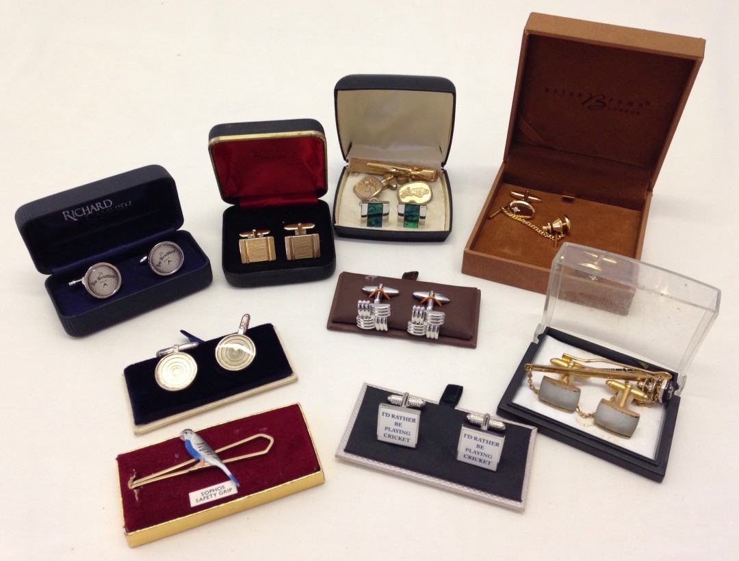 A collection of gents cufflinks & tie pins, mostly boxed.