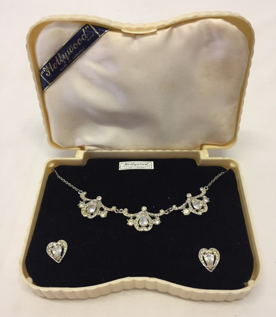 A set of vintage 'Hollywood' diamante costume jewellery comprising of a necklace & earrings.