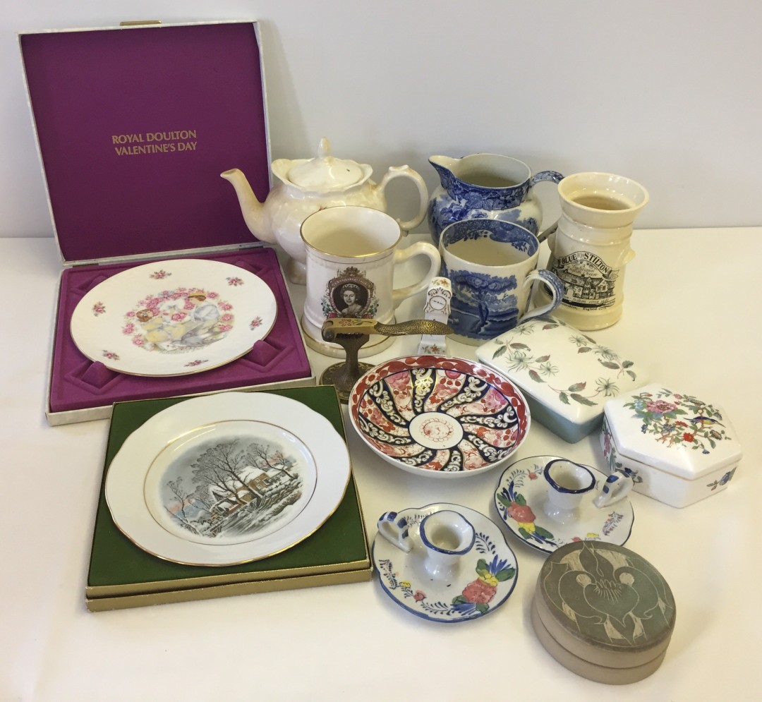 A box of mixed ceramics to include Aynsley and Spode.