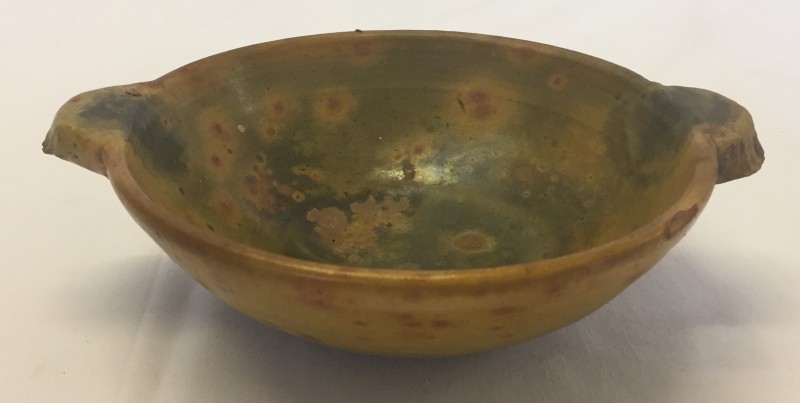 A late 17th century/early 18th century chinese 2 handled bowl.