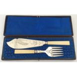 Early 20th century cased set of silver plated fish servers.