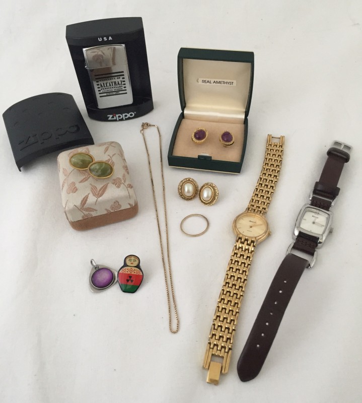 A small quantity of jewellery items, watches and Zippo lighter.
