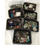 7 tray of assorted costume jewellery.