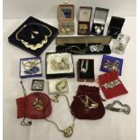A quantity of vintage & modern costume jewellery.