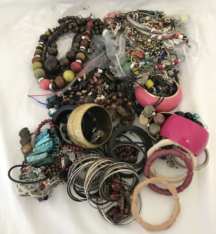 A large quantity of modern costume jewellery. To include necklaces, bangles and earrings.