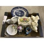 A box of assorted ceramic items to include Italian style figurines and blue & white meat plate.