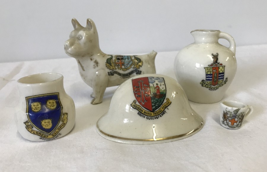 5 pieces of crested ware china.