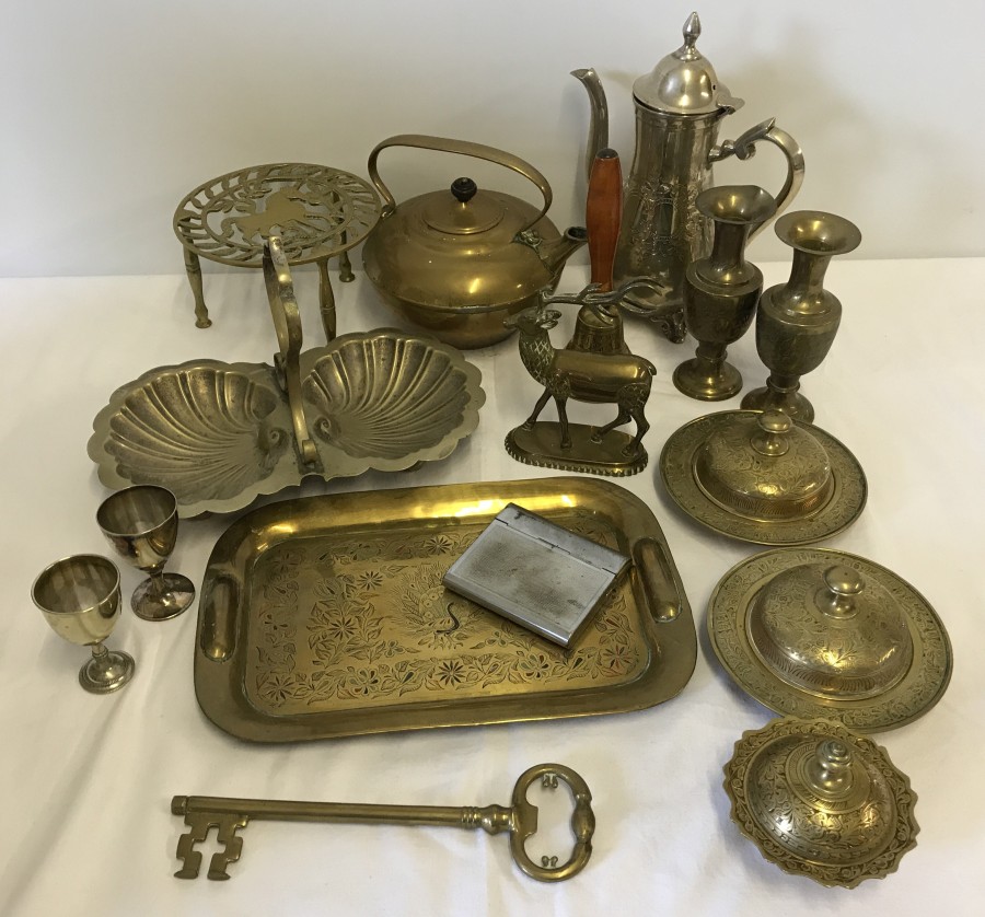 A good quantity of vintage brass and silver plated metal ware.