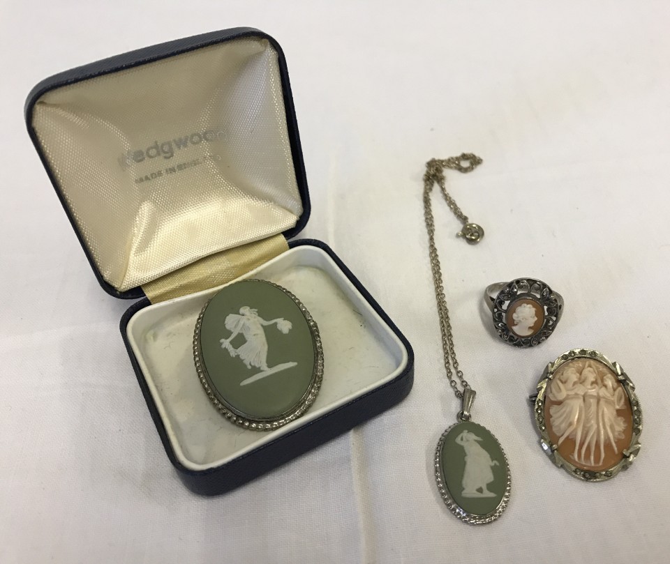 2 pieces of cameo jewellery together with 2 items of Wedgwood Jasperware set jewellery.