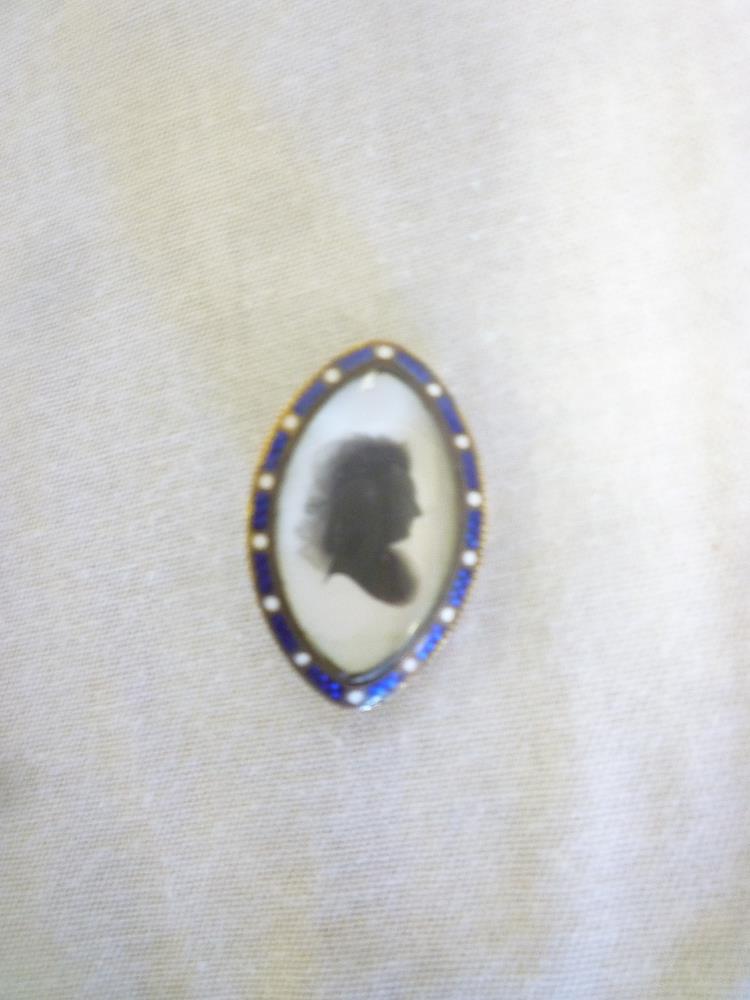 An early 19th century oval silhouette mo