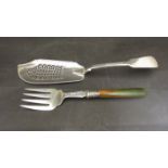 A Benjamin Davis fish slice, London 1830 and silver serving fork, Sheffield 1901,