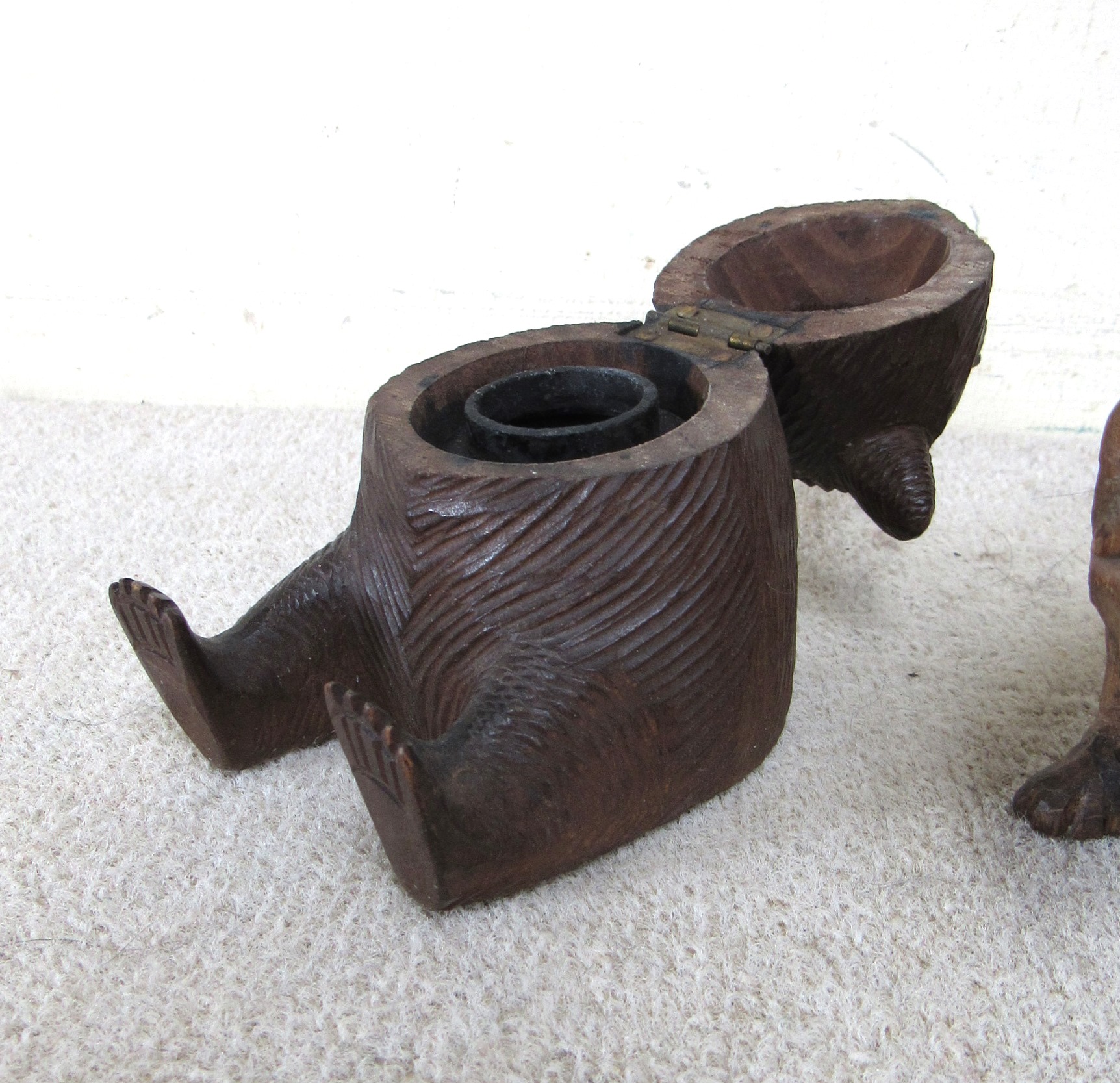 A Black Forest bear as an inkwell with associated glass inkwell and a seated example (2) - Image 2 of 2