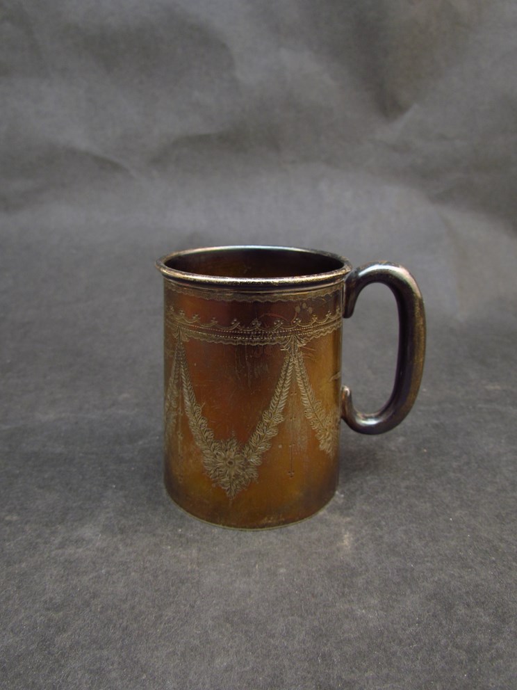 A William Aitken small silver tankard with engraved decoration and presentation inscription,