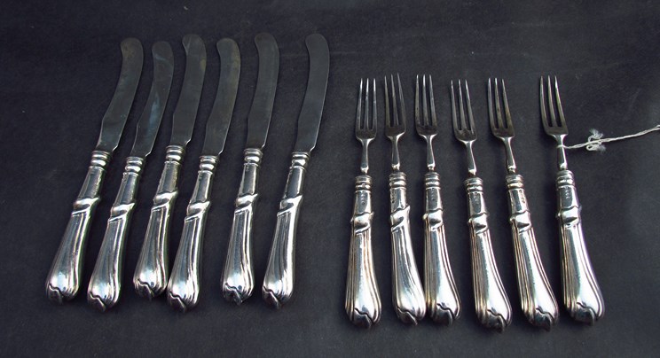 A Henry John Lias and James Wakely set of six silver tea knives and forks,