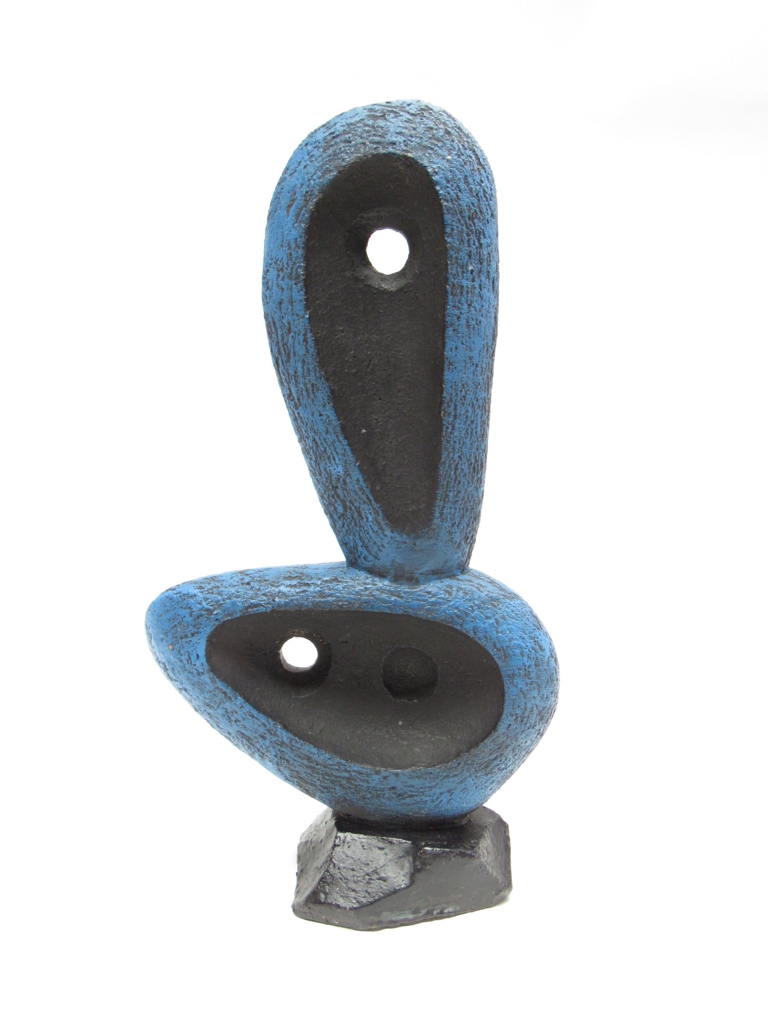 An abstract stoneware sculpture of biomorphic design with painted and incised marks to base 28.