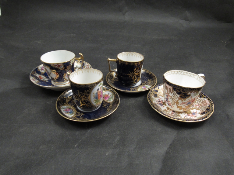 Mixed late 19th/early 20th Century cups and saucers including hand painted Vienna and Royal Crown