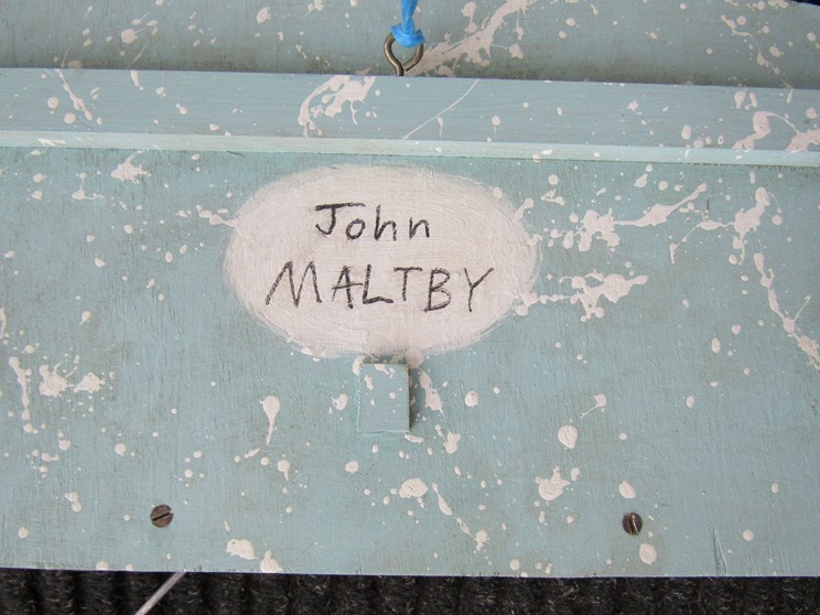 JOHN MALTBY (b1936) (ARR) A wooden 'Swing boat', 'Peter' signed verso 18cm x 40. - Bild 2 aus 2