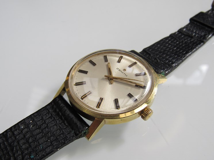 ZENITH: a steel and gold plated gent's wristwatch with silvered dial and baton markers and centre