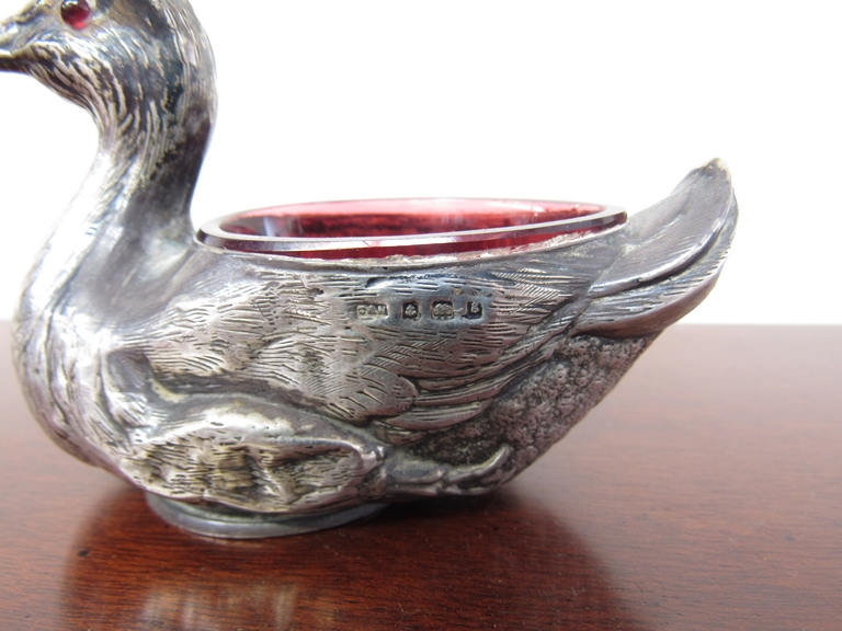 A silver salt as a duck with red glass liner, one eye missing, RD 473919, Birmingham, - Image 4 of 4