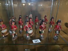 16 vintage 'Elastolin' Scottish soldiers