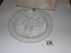 A boxed Lalique glass plate for the 1976 American bicentenary featuring the American eagle (signed)