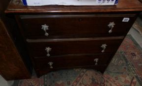 An oak 3 drawer chest