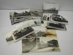 Postcards - Approximately 250 unsorted railway postcards including stations