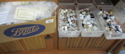 A large quantity of collectable thimbles