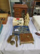 A mixed lot of jewellery boxes etc