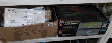 A quantity of Star Trek model kits