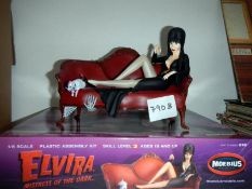 Moebius model of Elvira Mistress of the dark (with box)