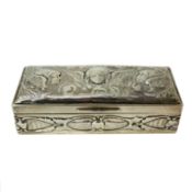 A silver box by William Comyns, London 1900, 3.