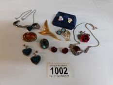 A mixed lot of costume jewellery