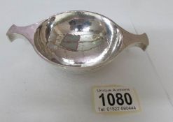 A silver Quaich, Edinburgh 1928/29, weighs 86gms