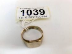 A gent's 9ct gold signet ring, size T,